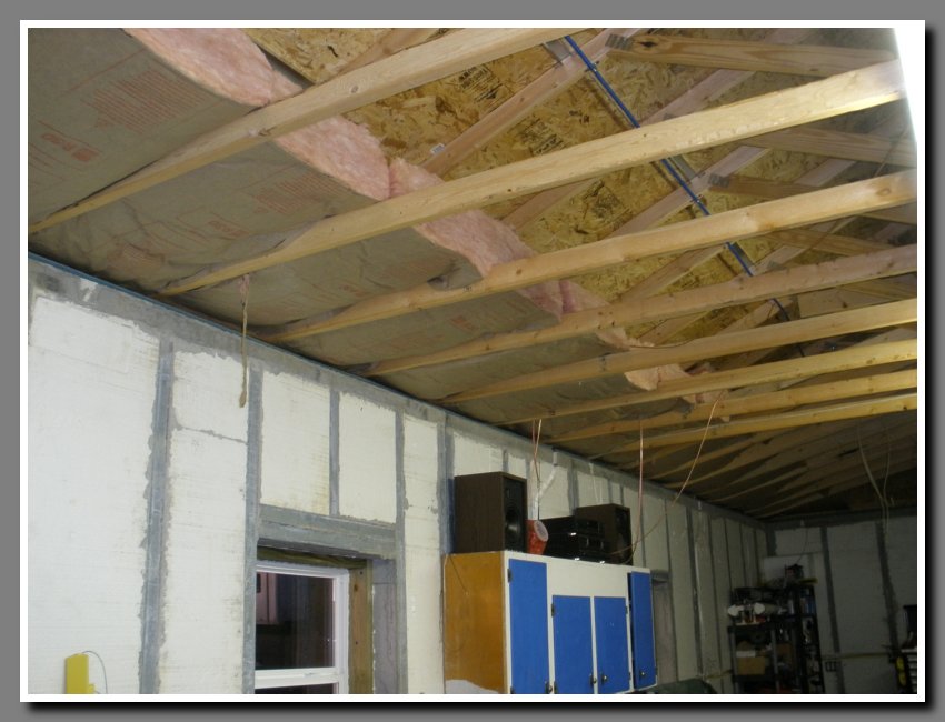 Insulation in garage backwall